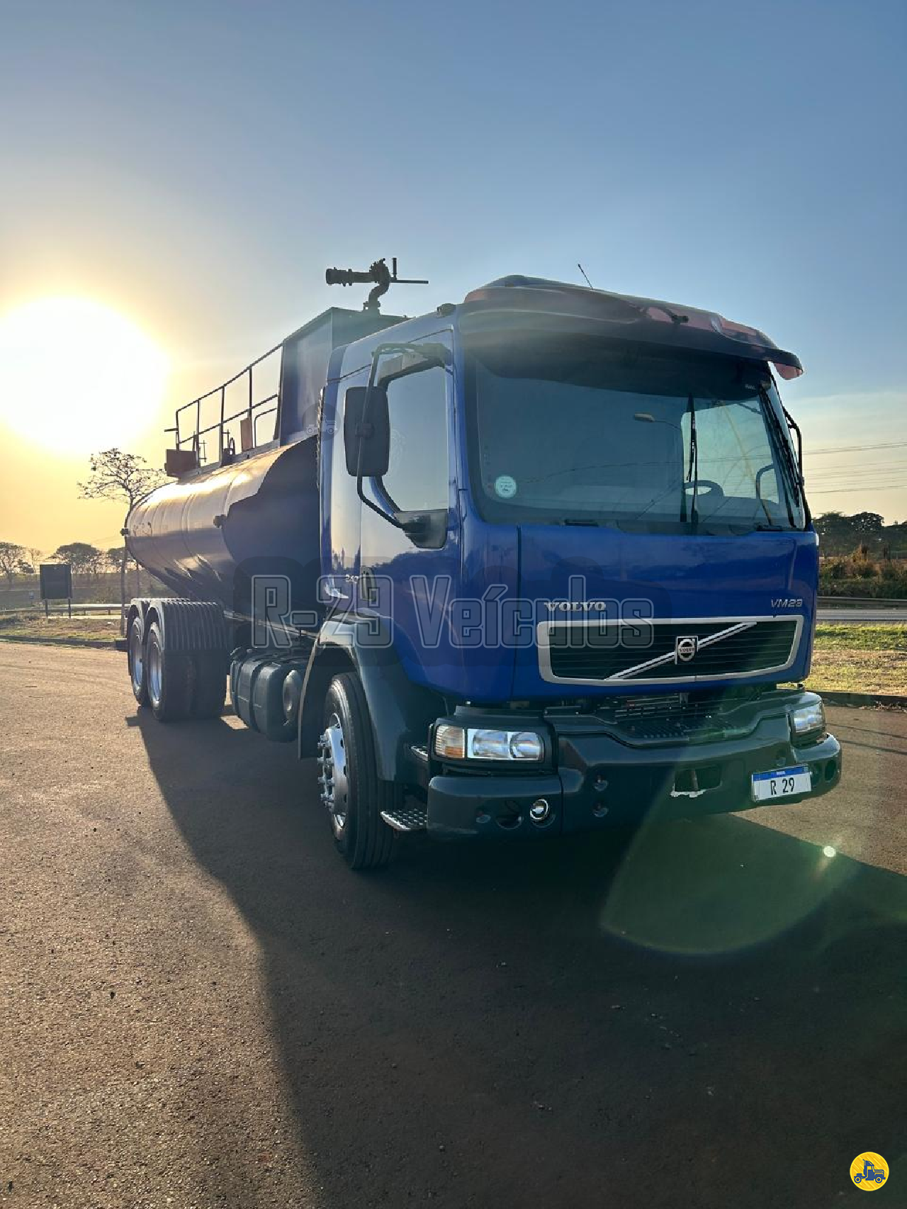 CAMINHAO VOLVO VOLVO VM23 240 Tanque Pipa Truck 6x2 R29 Caminhões IRACEMAPOLIS SÃO PAULO SP
